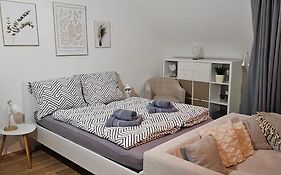 Modern Studio Near Duesseldorf Airport & Messe/Fair