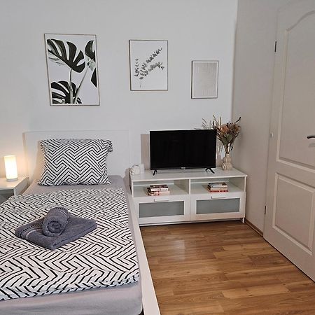 Modern Studio Near Duesseldorf Airport & Messe/Fair Meerbusch Exterior foto